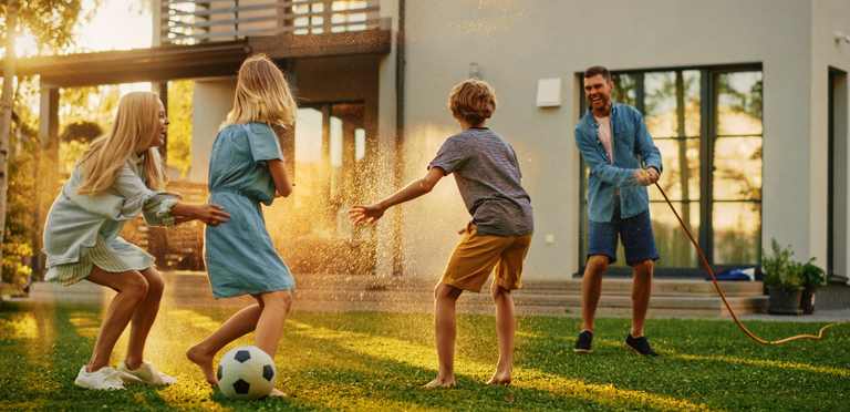 What are some smart gardening tips for owners and sellers to cut watering costs and keep gardens looking their best as the mercury rises?