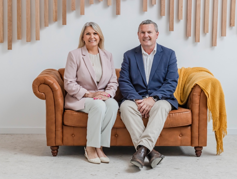 Raine and Horne Jet - Elizabeth Hickey and Jason Dittmar