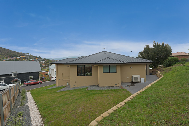 1 Atwell Court, LINDISFARNE, 7015, Tasmania Raine & Horne Eastern Shore