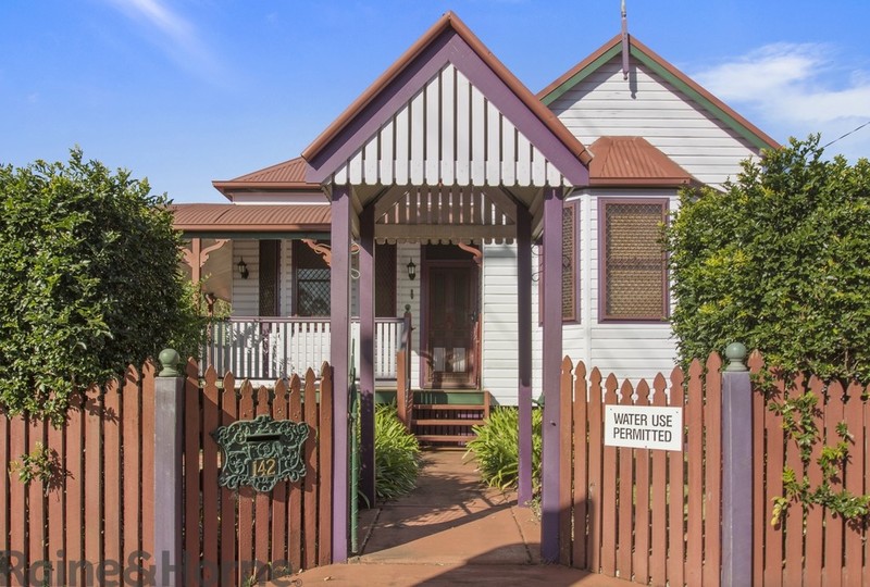 142 Holberton Street, NEWTOWN, 4350, Queensland Raine & Horne Toowoomba
