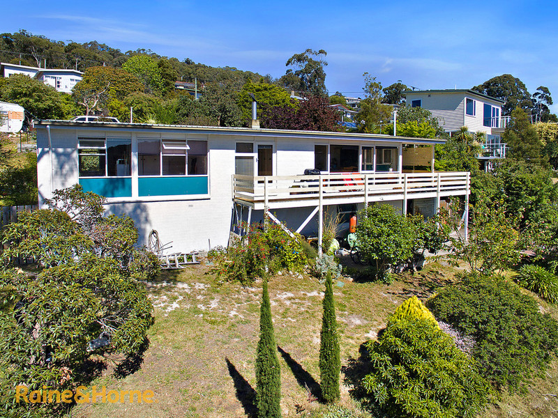 40 Roslyn Avenue, Kingston Beach, 7050, Tasmania Raine & Horne Kingston