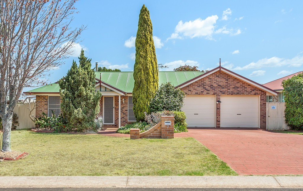 11 Rushlands Street, GLENVALE, 4350, Queensland Raine & Horne Toowoomba