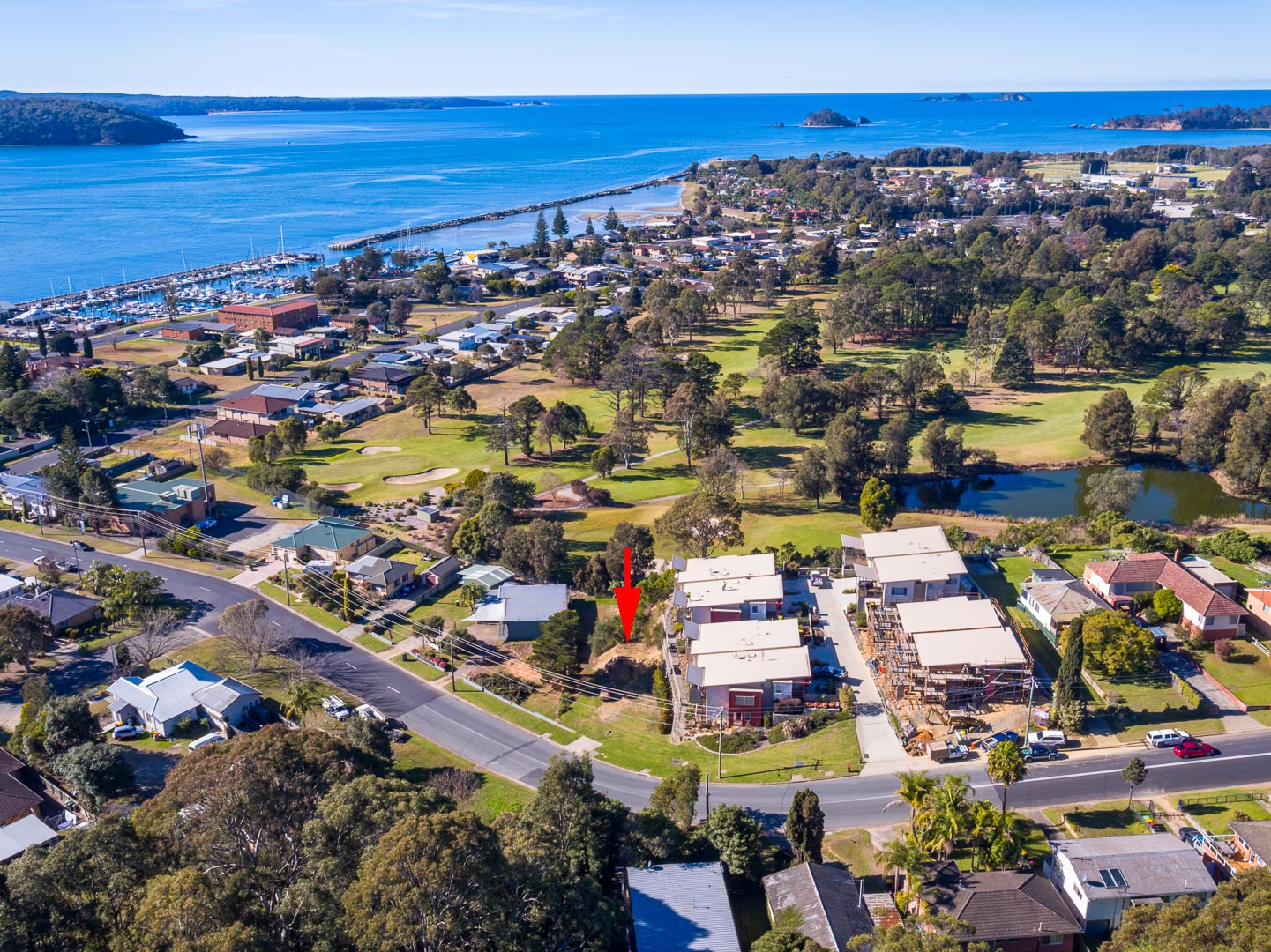 17 Bavarde Avenue, BATEMANS BAY, 2536, New South Wales Raine & Horne