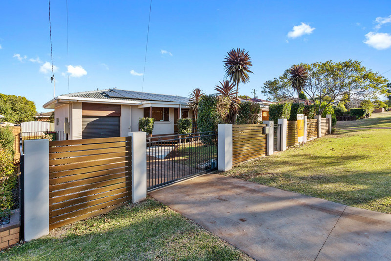 30 Knockator Crescent, CENTENARY HEIGHTS, 4350, Queensland Toowoomba Real Estate Agents