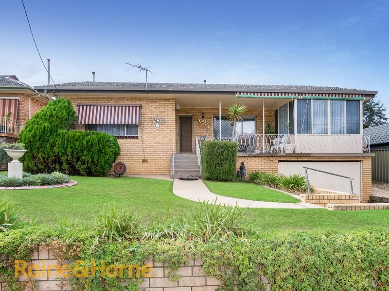 12 White Avenue, Kooringal, 2650, New South Wales Raine & Horne Wagga