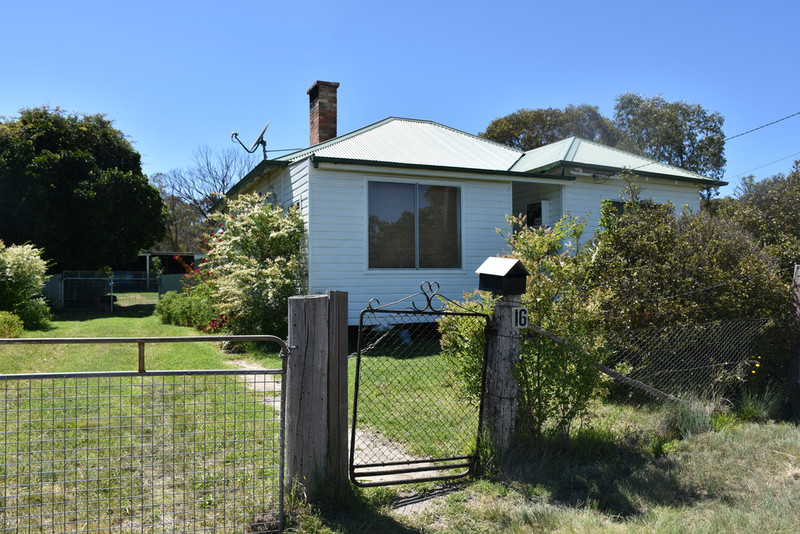 16 MOORE STREET, Emmaville, 2371, New South Wales Raine & Horne