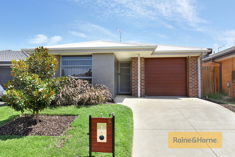 5 Amble Way, Weir Views, 3338, Victoria - Raine & Horne Melton