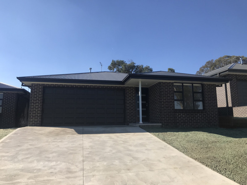 1 Young Street, ORANGE, 2800, New South Wales Raine & Horne Orange