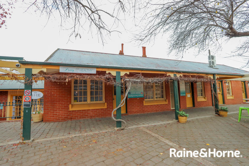 8,9 and 10 / 142 William, Bathurst, 2795, New South Wales Raine