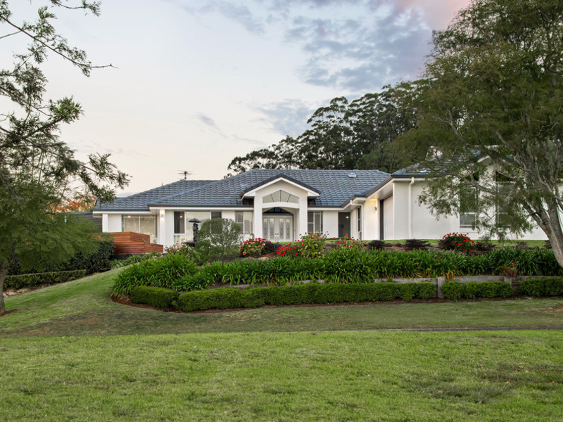 1 Martindale Court, Mount Lofty, 4350, Queensland Raine & Horne Toowoomba