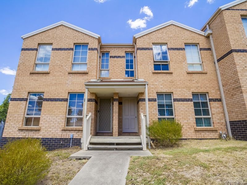 2/3 Wiltshire Drive, Roxburgh Park, 3064, Victoria Raine & Horne