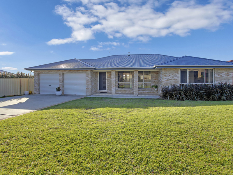84 Greenvalley Rd, Goulburn, 2580, New South Wales Raine & Horne Goulburn