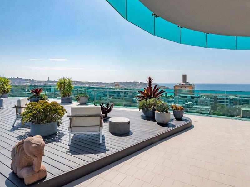 DEPOSIT TAKEN Luxury Penthouse Apartment with Huge Terrace & Private