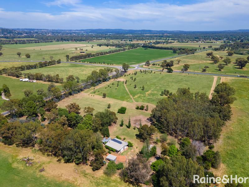 233 OURA ROAD, North Wagga Wagga, 2650, New South Wales Raine & Horne