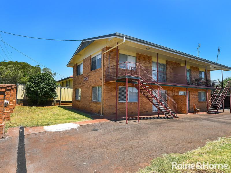 3/123 South Street, Centenary Heights, 4350, Queensland Raine & Horne