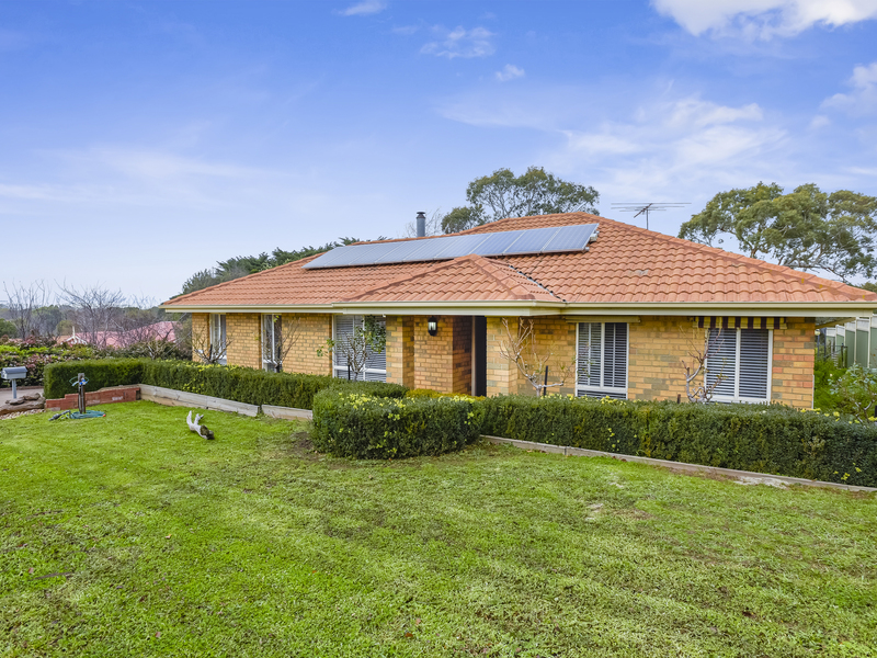 13 Drovers Retreat, Romsey, 3434, Victoria Raine & Horne Woodend