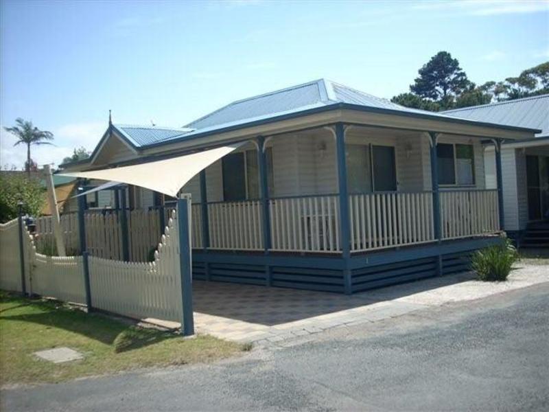 Cabin 1 Camellia Park, SHOALHAVEN HEADS, 2535, New South Wales Nowra