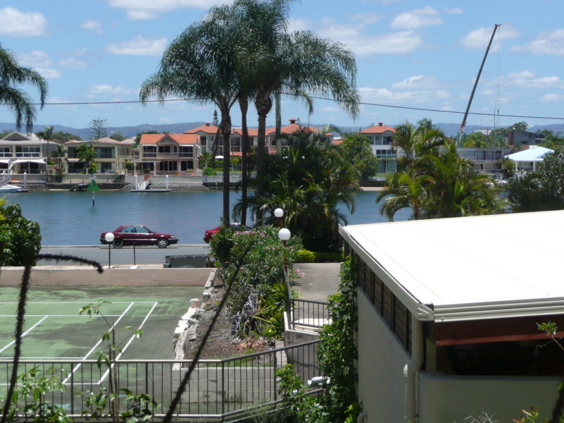 Unit 12 Budds Beach Apartments, SURFERS PARADISE Surfers Paradise