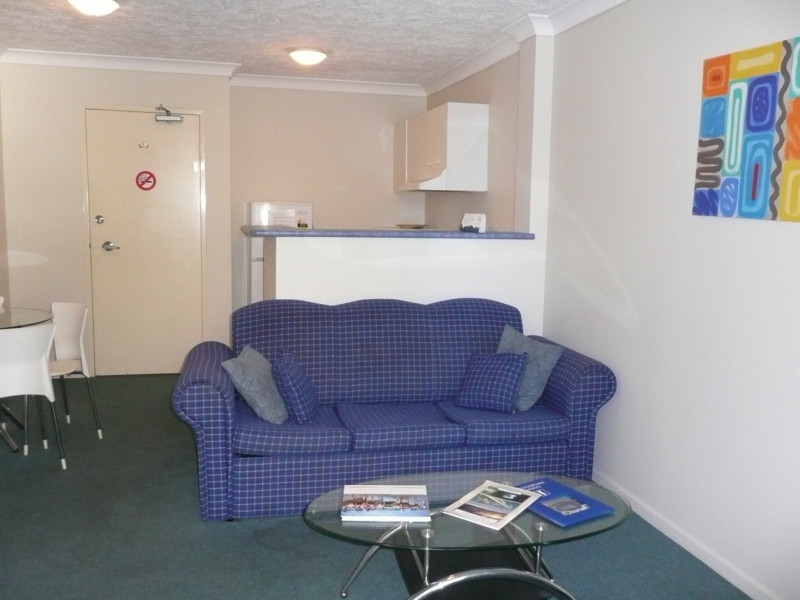 Unit 12 Budds Beach Apartments, SURFERS PARADISE Surfers Paradise