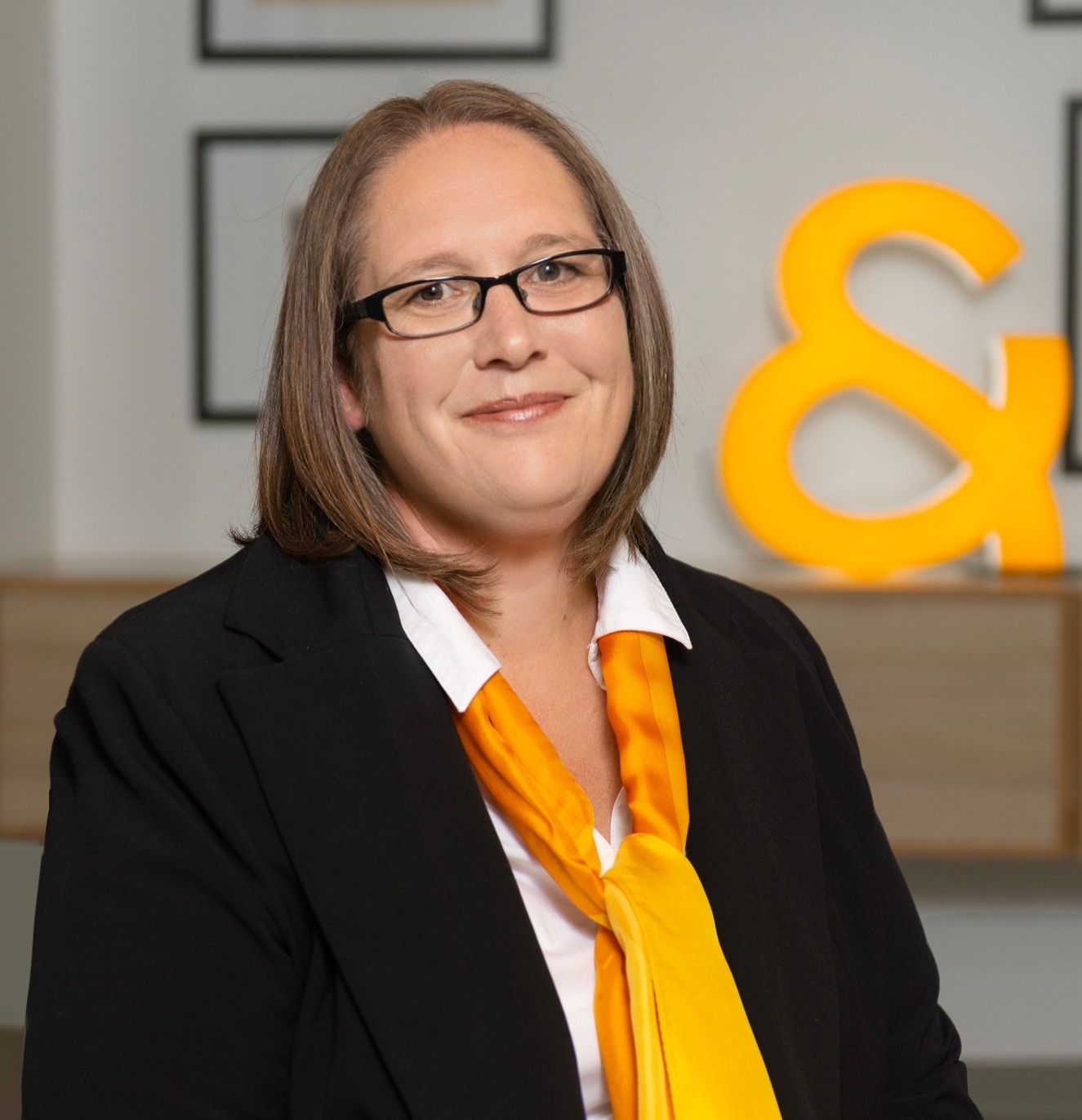 Rachael MacDonald Property Manager Raine & Horne Salisbury